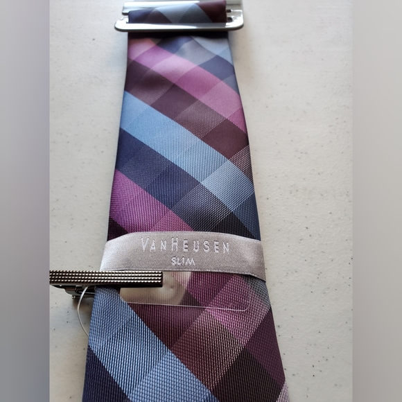 Van Heusen Slim Tie - Picture 3 of 4